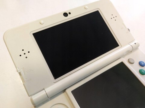KONSOLA NEW NINTENDO 3DS ANIMAL CROSSING ED + 5 GIER + PUDEŁKO KONSOLA NEW NINTENDO 3DS ANIMAL CROSSING ED + 5 GIER + PUDEŁKO