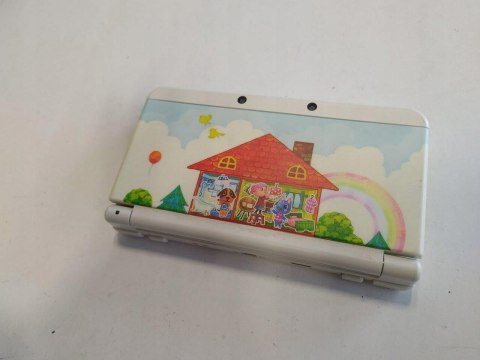 KONSOLA NEW NINTENDO 3DS ANIMAL CROSSING ED + 5 GIER + PUDEŁKO KONSOLA NEW NINTENDO 3DS ANIMAL CROSSING ED + 5 GIER + PUDEŁKO