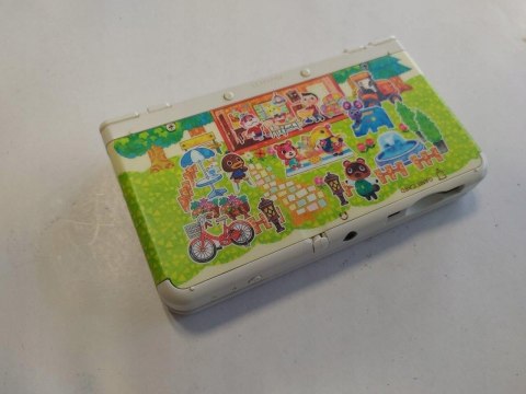 KONSOLA NEW NINTENDO 3DS ANIMAL CROSSING ED + 5 GIER + PUDEŁKO KONSOLA NEW NINTENDO 3DS ANIMAL CROSSING ED + 5 GIER + PUDEŁKO