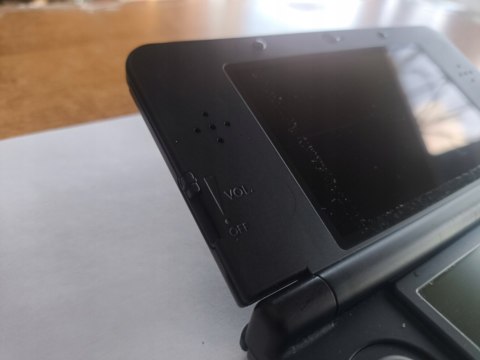 KONSOLA NEW NINTENDO 3DS CZARNA + KARTA PAMIĘCI + USB KONSOLA NEW NINTENDO 3DS CZARNA + KARTA PAMIĘCI + USB