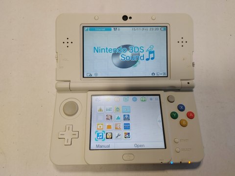 KONSOLA NEW NINTENDO 3DS CZARNA + ŁADOWARKA KONSOLA NEW NINTENDO 3DS CZARNA + ŁADOWARKA