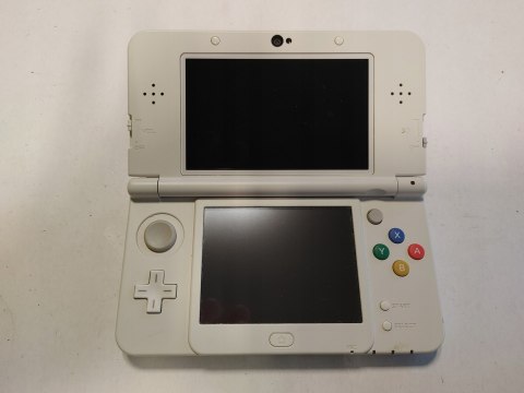 KONSOLA NEW NINTENDO 3DS CZARNA + ŁADOWARKA KONSOLA NEW NINTENDO 3DS CZARNA + ŁADOWARKA