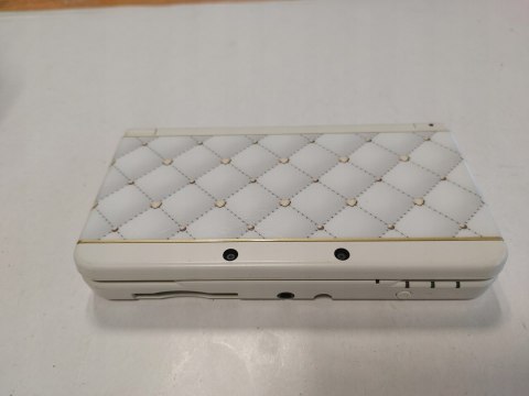 KONSOLA NEW NINTENDO 3DS CZARNA + ŁADOWARKA KONSOLA NEW NINTENDO 3DS CZARNA + ŁADOWARKA