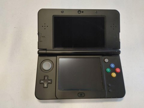 KONSOLA NEW NINTENDO 3DS CZARNA + RYSIK + ŁADOWARKA KONSOLA NEW NINTENDO 3DS CZARNA + RYSIK + ŁADOWARKA