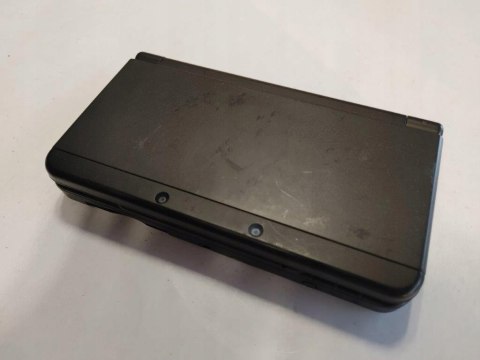 KONSOLA NEW NINTENDO 3DS CZARNA + RYSIK + ŁADOWARKA KONSOLA NEW NINTENDO 3DS CZARNA + RYSIK + ŁADOWARKA