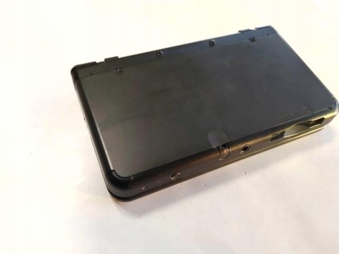 KONSOLA NEW NINTENDO 3DS CZARNA + RYSIK + ŁADOWARKA KONSOLA NEW NINTENDO 3DS CZARNA + RYSIK + ŁADOWARKA