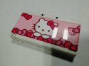 KONSOLA NEW NINTENDO 3DS + KARTA PAMIĘCI + COVER HELLO KITTY + RYSIK + USB