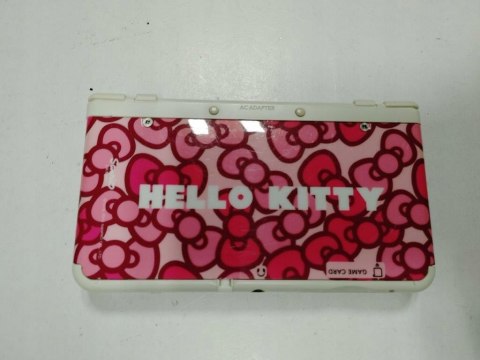 KONSOLA NEW NINTENDO 3DS + KARTA PAMIĘCI + COVER HELLO KITTY + RYSIK + USB KONSOLA NEW NINTENDO 3DS + KARTA PAMIĘCI + COVER HELLO KITTY + RYSIK + USB