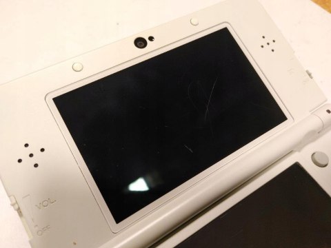 KONSOLA NEW NINTENDO 3DS + KARTA PAMIĘCI + PUDEŁKO + USB KONSOLA NEW NINTENDO 3DS + KARTA PAMIĘCI + PUDEŁKO + USB