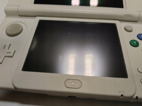 KONSOLA NEW NINTENDO 3DS + KARTA PAMIĘCI + PUDEŁKO + USB KONSOLA NEW NINTENDO 3DS + KARTA PAMIĘCI + PUDEŁKO + USB