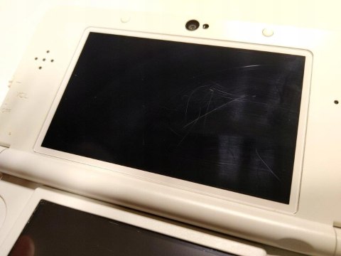 KONSOLA NEW NINTENDO 3DS + KARTA PAMIĘCI + PUDEŁKO + USB KONSOLA NEW NINTENDO 3DS + KARTA PAMIĘCI + PUDEŁKO + USB
