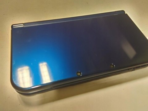 KONSOLA NEW NINTENDO 3DS XL NIEBIESKA + PUDEŁKO + RYSIK + ŁADOWARKA KONSOLA NEW NINTENDO 3DS XL NIEBIESKA + PUDEŁKO + RYSIK + ŁADOWARKA