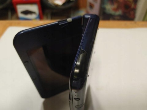 KONSOLA NEW NINTENDO 3DS XL NIEBIESKA + PUDEŁKO + RYSIK + ŁADOWARKA KONSOLA NEW NINTENDO 3DS XL NIEBIESKA + PUDEŁKO + RYSIK + ŁADOWARKA