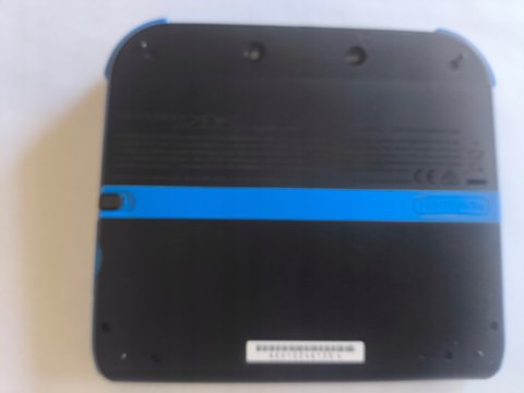 KONSOLA NINTENDO 2DS + RYSIK + USB KONSOLA NINTENDO 2DS + RYSIK + USB
