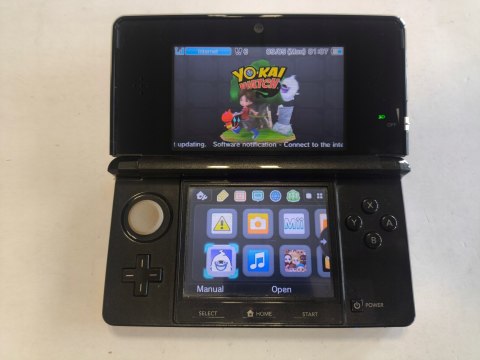 KONSOLA NINTENDO 3DS CZARNA + ETUI + USB + RYSIK + GRA KONSOLA NINTENDO 3DS CZARNA + ETUI + USB + RYSIK + GRA