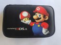 KONSOLA NINTENDO 3DS XL SREBRNO-CZARNA + RYSIK + ETUI MARIO + MARIO KART 7