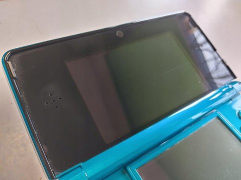 KONSOLA NINTENDO 3DS NIEBIESKA + ŁADOWARKA KONSOLA NINTENDO 3DS NIEBIESKA + ŁADOWARKA