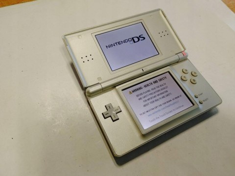 KONSOLA NINTENDO DS LITE + RYSIK + ZAŚLEPKA GBA :D KONSOLA NINTENDO DS LITE + RYSIK + ZAŚLEPKA GBA :D
