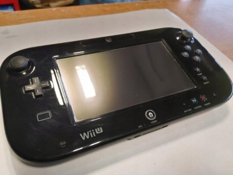 KONSOLA NINTENDO WII U 32GB + GAMEPAD + PUDEŁKO KONSOLA NINTENDO WII U 32GB + GAMEPAD + PUDEŁKO