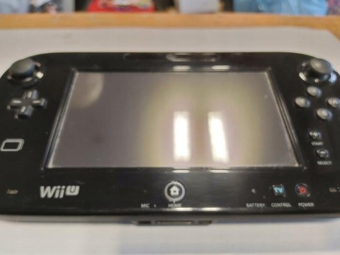 KONSOLA NINTENDO WII U 32GB + GAMEPAD + PUDEŁKO KONSOLA NINTENDO WII U 32GB + GAMEPAD + PUDEŁKO