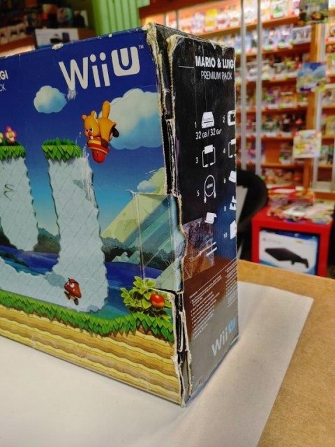 KONSOLA NINTENDO WII U 32GB + GAMEPAD + PUDEŁKO KONSOLA NINTENDO WII U 32GB + GAMEPAD + PUDEŁKO