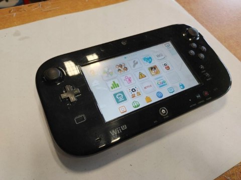 KONSOLA NINTENDO WII U 32GB + OKABLOWANIE + GAMEPAD +3 GRY MARIO, SMASH... KONSOLA NINTENDO WII U 32GB + OKABLOWANIE + GAMEPAD +3 GRY MARIO, SMASH...