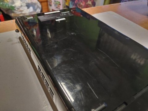 KONSOLA NINTENDO WII U 32GB + ORYGINALNY PRO CONTROLLER + OKABLOWANIE KONSOLA NINTENDO WII U 32GB + ORYGINALNY PRO CONTROLLER + OKABLOWANIE