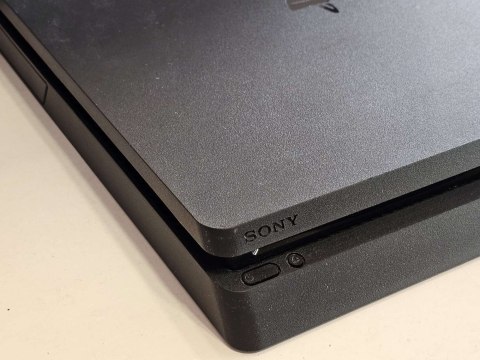 KONSOLA SONY PLAYSTATION 4 SLIM 500GB + ORYGINALNY PAD + 3 GRY PS4 KONSOLA SONY PLAYSTATION 4 SLIM 500GB + ORYGINALNY PAD + 3 GRY PS4