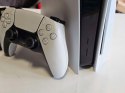 KONSOLA SONY PLAYSTATION 5 825GB Z NAPĘDEM BLU-RAY + PAD + ŁADOWARKA
