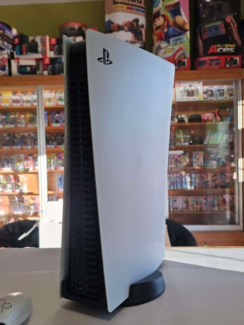 KONSOLA SONY PS5 PLAYSTATION 5 825GB Z NAPĘDEM BLU-RAY + PAD KONSOLA SONY PS5 PLAYSTATION 5 825GB Z NAPĘDEM BLU-RAY + PAD