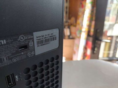 KONSOLA MICROSOFT XBOX SERIES X 1TB Z NAPĘDEM +2X ORYGINALNY PAD +ŁADOWARKA KONSOLA MICROSOFT XBOX SERIES X 1TB Z NAPĘDEM +2X ORYGINALNY PAD +ŁADOWARKA