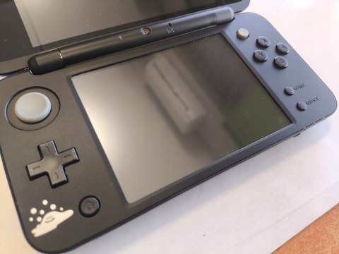KONSOLA NEW NINTENDO 2DS XL LIQUID METAL SLIME EDITION NTSC-J + GRA DQ XI KONSOLA NEW NINTENDO 2DS XL LIQUID METAL SLIME EDITION NTSC-J + GRA DQ XI