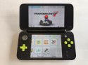 KONSOLA NEW NINTENDO 2DS XL ZIELONO-CZARNA + RYSIK + MARIO KART 7 + ETUI