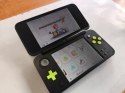 KONSOLA NEW NINTENDO 2DS XL ZIELONO-CZARNA + RYSIK + MARIO KART 7 + ETUI