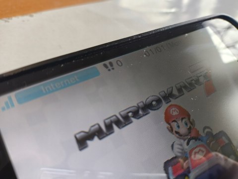 KONSOLA NEW NINTENDO 2DS XL ZIELONO-CZARNA + RYSIK + MARIO KART 7 + ETUI KONSOLA NEW NINTENDO 2DS XL ZIELONO-CZARNA + RYSIK + MARIO KART 7 + ETUI