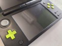 KONSOLA NEW NINTENDO 2DS XL ZIELONO-CZARNA + RYSIK + MARIO KART 7 + ETUI