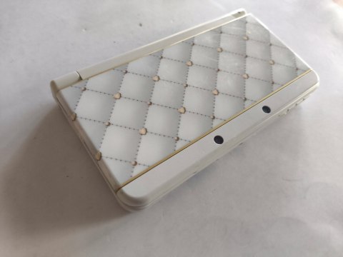 KONSOLA NEW NINTENDO 3DS BIAŁA + USB + KARTA PAMIĘCI + RYSIK KONSOLA NEW NINTENDO 3DS BIAŁA + USB + KARTA PAMIĘCI + RYSIK