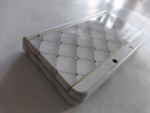 KONSOLA NEW NINTENDO 3DS BIAŁA + USB + KARTA PAMIĘCI + RYSIK KONSOLA NEW NINTENDO 3DS BIAŁA + USB + KARTA PAMIĘCI + RYSIK