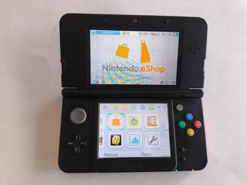 KONSOLA NEW NINTENDO 3DS EDYCJA XENOBLADE CHRONICLES + GRA + RYSIK KONSOLA NEW NINTENDO 3DS EDYCJA XENOBLADE CHRONICLES + GRA + RYSIK