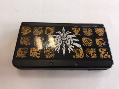 KONSOLA NEW NINTENDO 3DS EDYCJA MONSTER HUNTER + GRA MH 4 ULTIMATE + DOCK KONSOLA NEW NINTENDO 3DS EDYCJA MONSTER HUNTER + GRA MH 4 ULTIMATE + DOCK