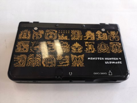 KONSOLA NEW NINTENDO 3DS EDYCJA MONSTER HUNTER + GRA MH 4 ULTIMATE + DOCK KONSOLA NEW NINTENDO 3DS EDYCJA MONSTER HUNTER + GRA MH 4 ULTIMATE + DOCK