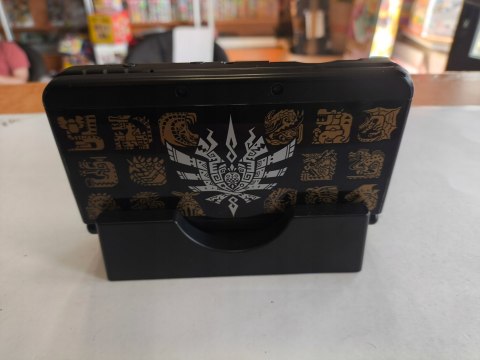 KONSOLA NEW NINTENDO 3DS EDYCJA MONSTER HUNTER + GRA MH 4 ULTIMATE + DOCK KONSOLA NEW NINTENDO 3DS EDYCJA MONSTER HUNTER + GRA MH 4 ULTIMATE + DOCK