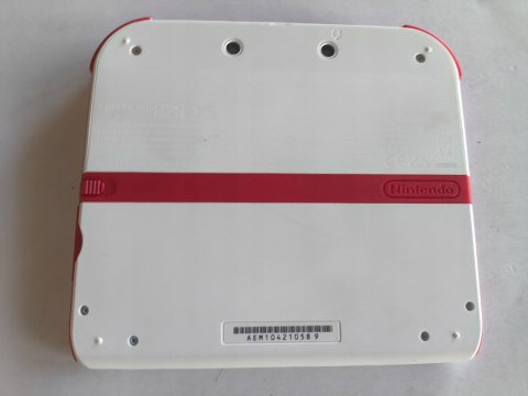 KONSOLA NINTENDO 2DS + RYSIK + KARTA PAMIĘCI + ETUI KONSOLA NINTENDO 2DS + RYSIK + KARTA PAMIĘCI + ETUI