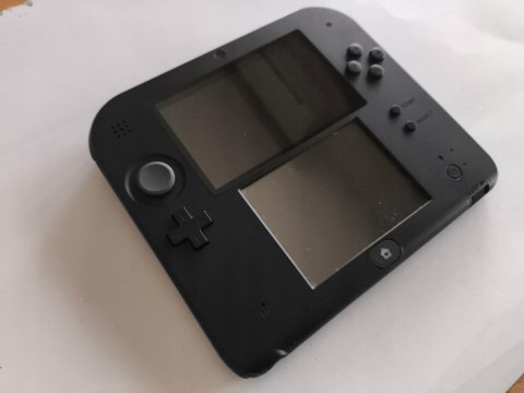 KONSOLA NINTENDO 2DS + RYSIK + USB KONSOLA NINTENDO 2DS + RYSIK + USB