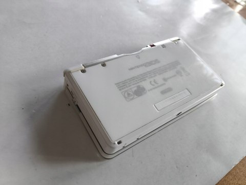 KONSOLA NINTENDO 3DS BIAŁA + USB + RYSIK + KARTA PAMIĘCI + 3 GRY KONSOLA NINTENDO 3DS BIAŁA + USB + RYSIK + KARTA PAMIĘCI + 3 GRY