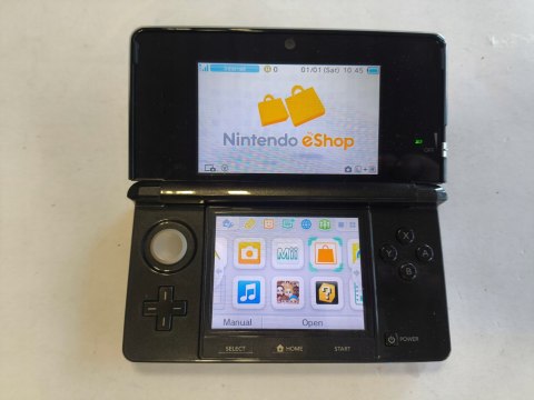 KONSOLA NINTENDO 3DS CZARNA + DOCK + ŁAD + PUDEŁKO + RYSIK KONSOLA NINTENDO 3DS CZARNA + DOCK + ŁAD + PUDEŁKO + RYSIK