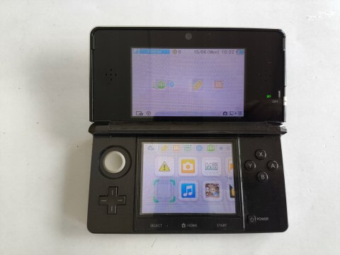 KONSOLA NINTENDO 3DS CZARNA + KARTA PAMIĘCI + USB + RYSIK + 3 GRY ! KONSOLA NINTENDO 3DS CZARNA + KARTA PAMIĘCI + USB + RYSIK + 3 GRY !