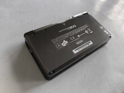 KONSOLA NINTENDO 3DS CZARNA + KARTA PAMIĘCI + USB + RYSIK + 3 GRY ! KONSOLA NINTENDO 3DS CZARNA + KARTA PAMIĘCI + USB + RYSIK + 3 GRY !