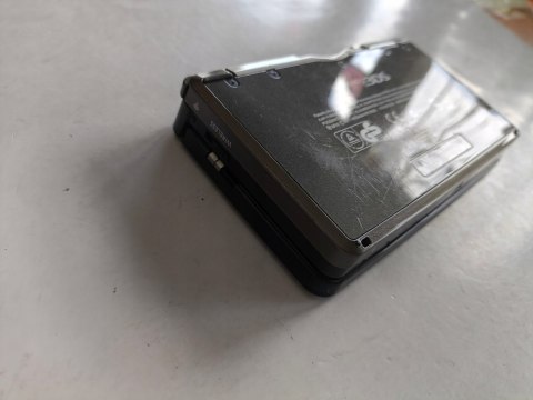 KONSOLA NINTENDO 3DS CZARNA + KARTA PAMIĘCI + USB + RYSIK + 3 GRY ! KONSOLA NINTENDO 3DS CZARNA + KARTA PAMIĘCI + USB + RYSIK + 3 GRY !