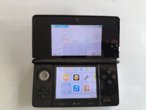 KONSOLA NINTENDO 3DS CZARNA + KARTA PAMIĘCI + USB KONSOLA NINTENDO 3DS CZARNA + KARTA PAMIĘCI + USB